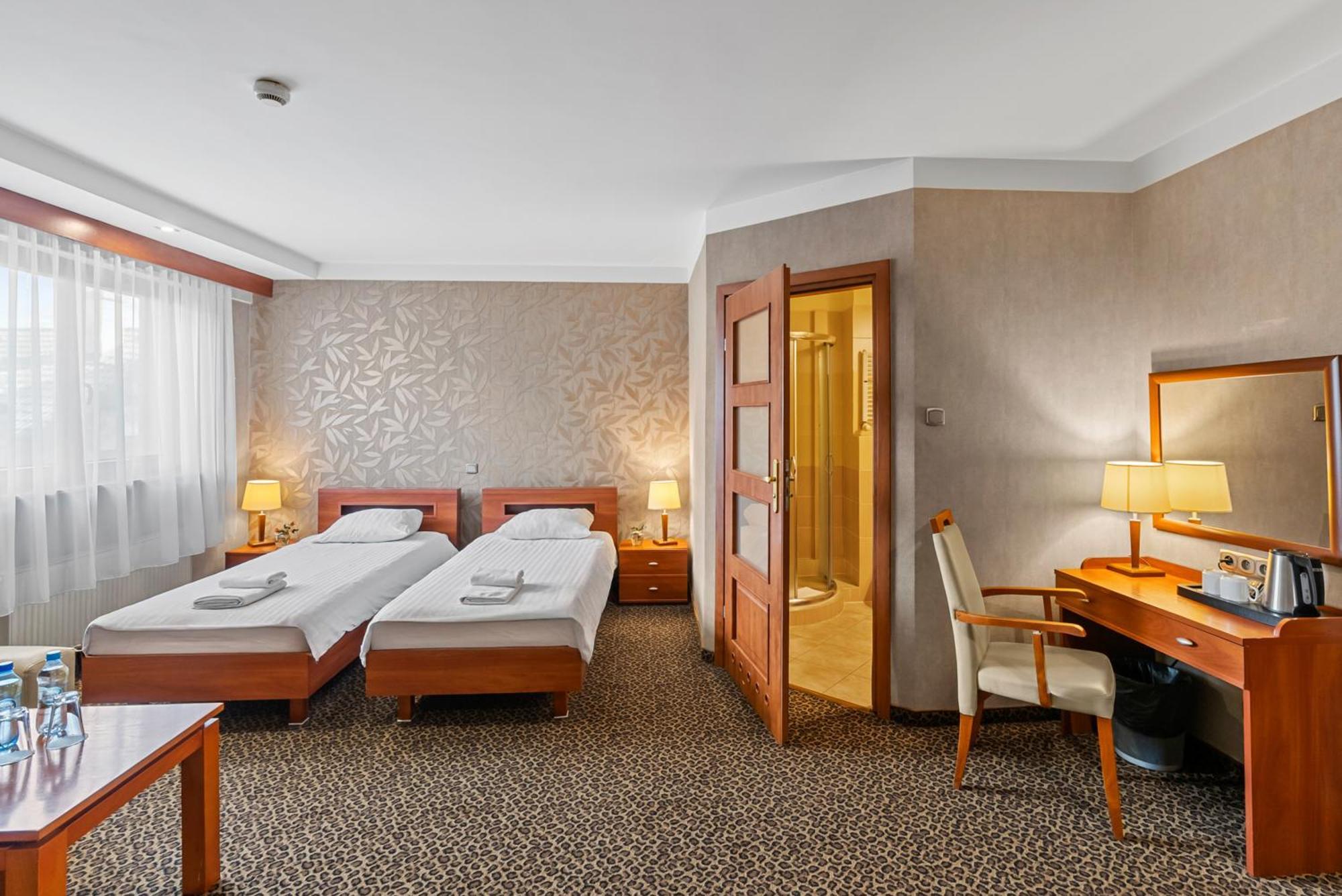 Hotel Diament Vacanza Katowice - Siemianowice Siemianowice Śląskie Eksteriør bilde
