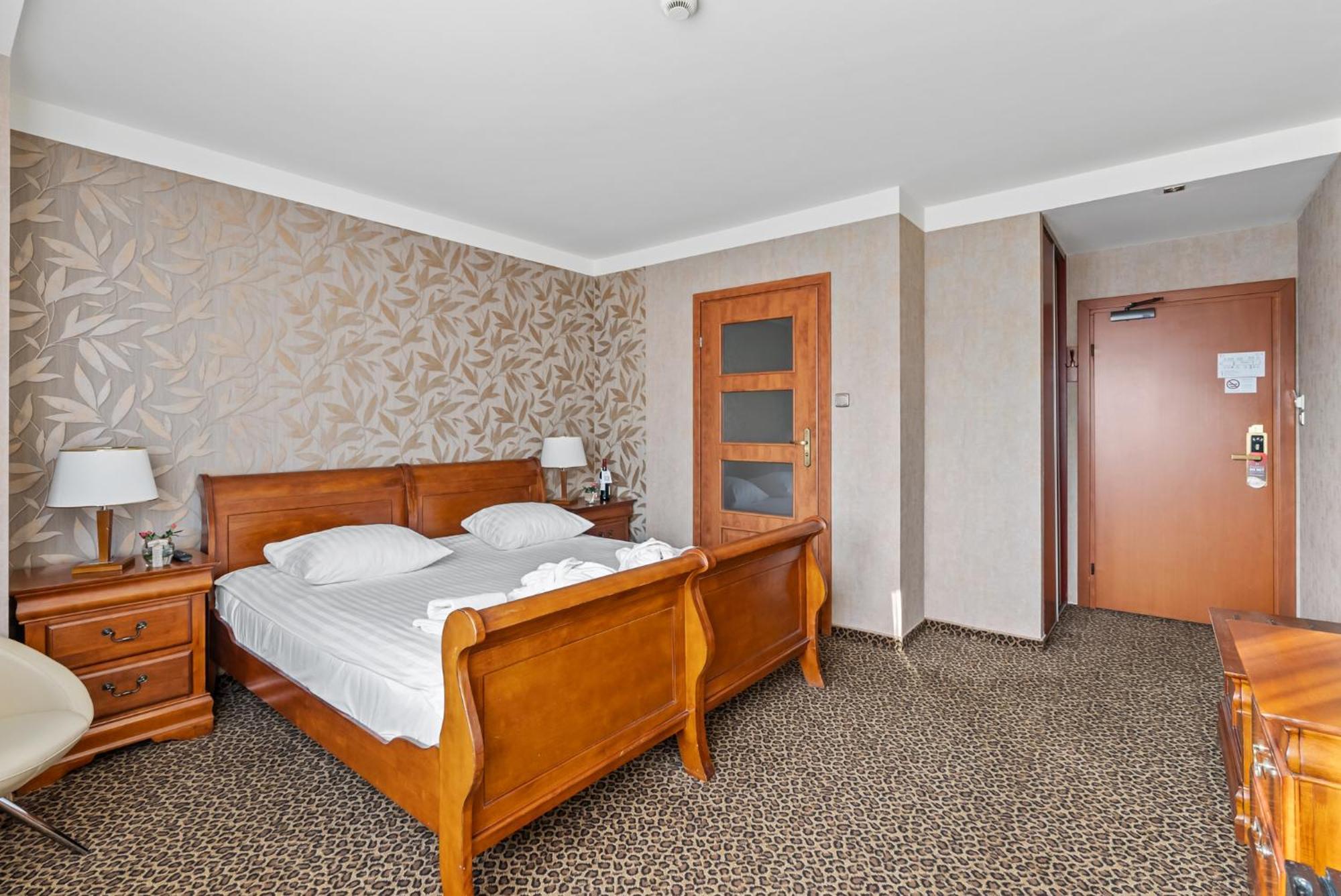 Hotel Diament Vacanza Katowice - Siemianowice Siemianowice Śląskie Eksteriør bilde