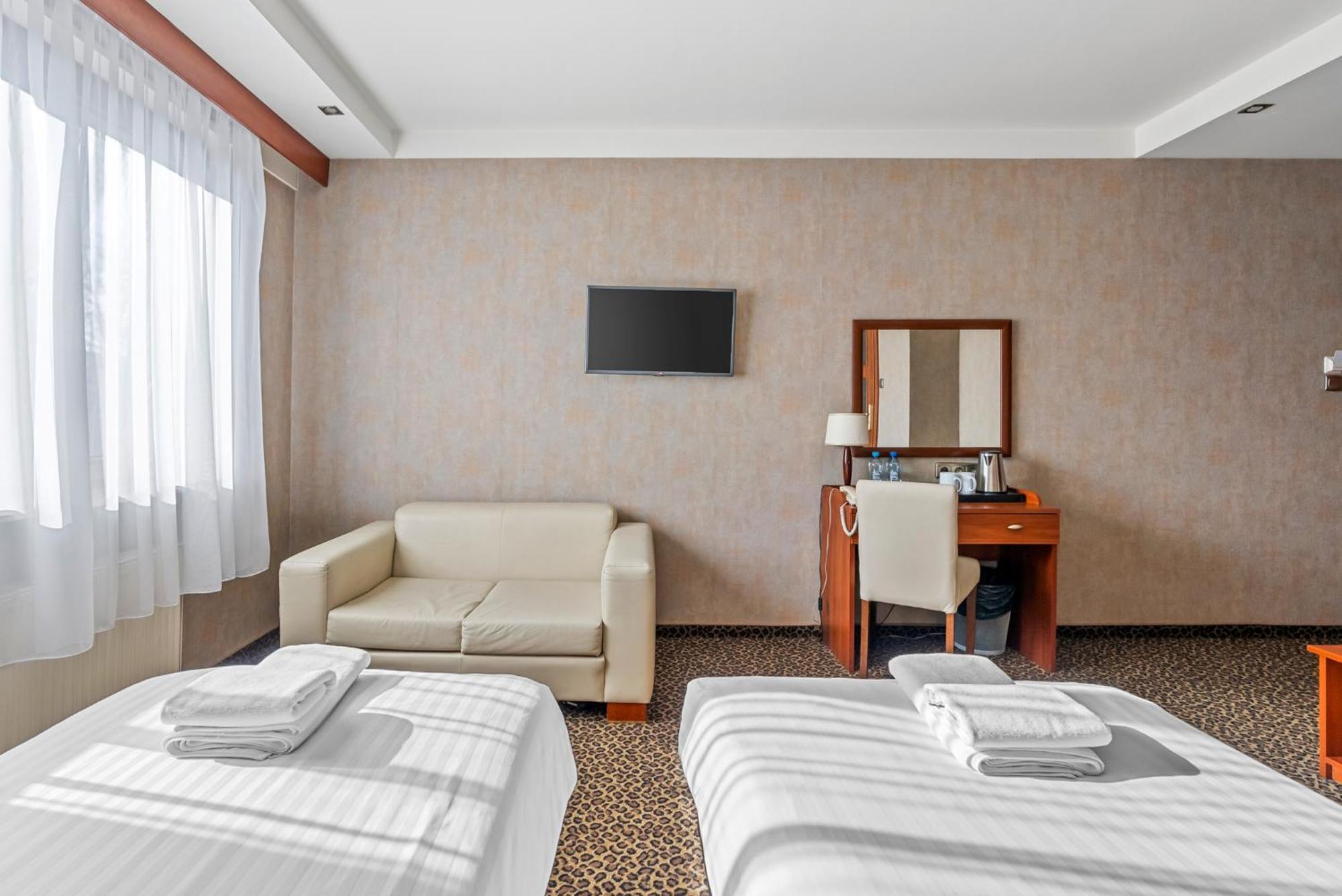 Hotel Diament Vacanza Katowice - Siemianowice Siemianowice Śląskie Eksteriør bilde