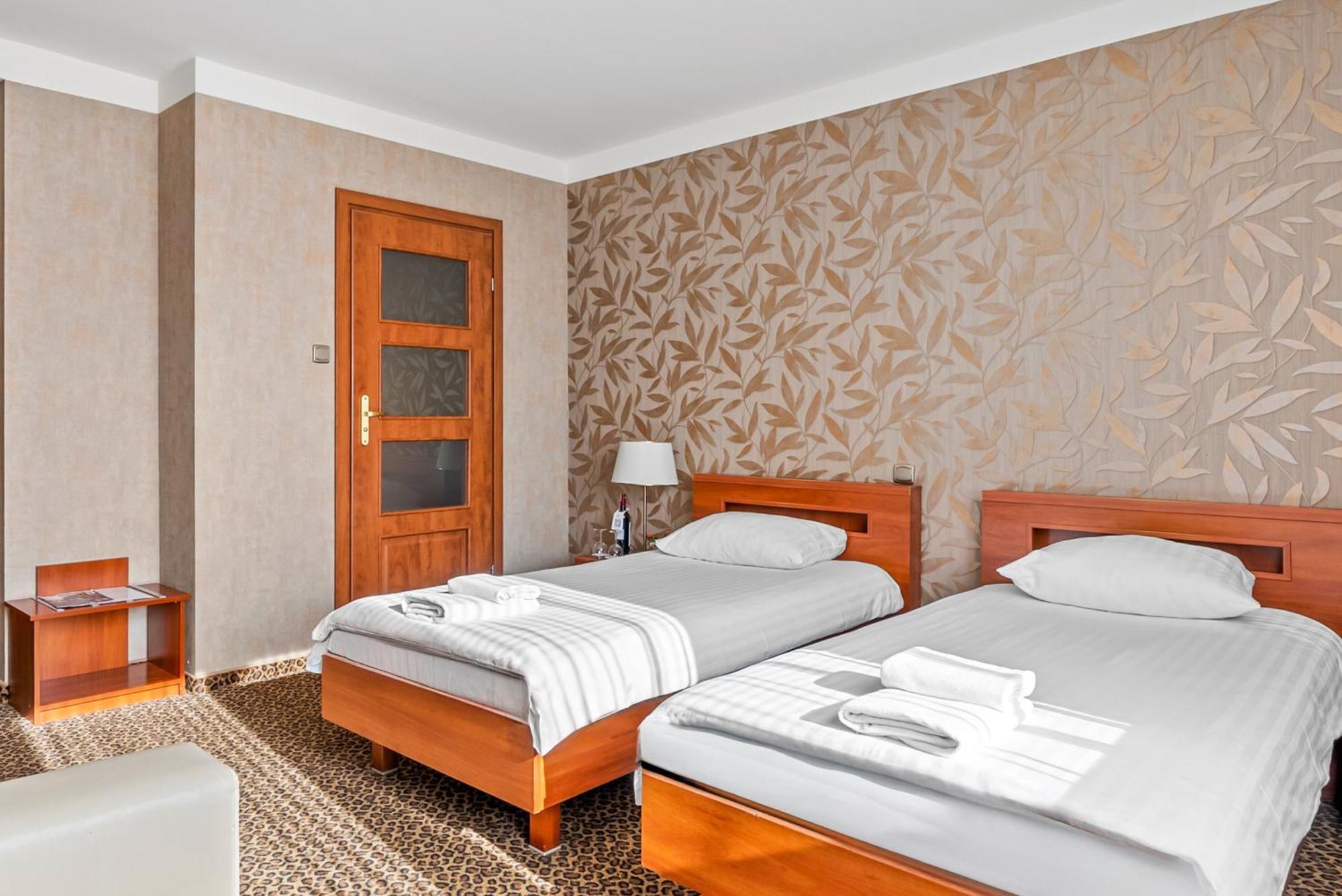 Hotel Diament Vacanza Katowice - Siemianowice Siemianowice Śląskie Eksteriør bilde